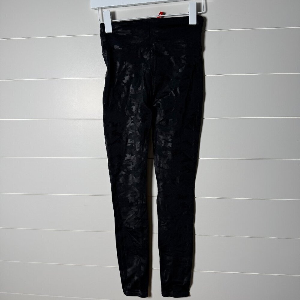 Spanx Black Camo Leggings Size Small